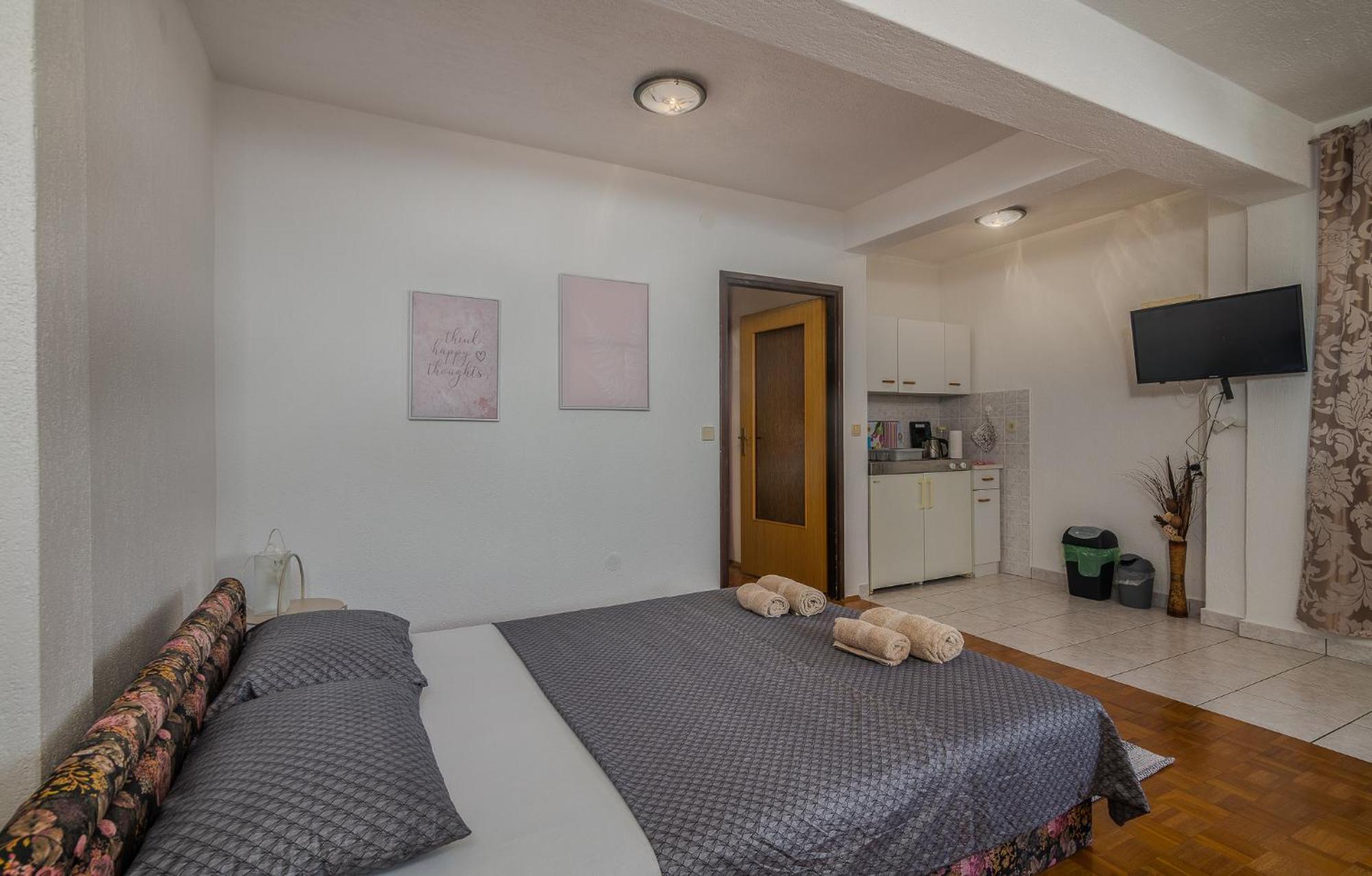 Apartments Bahar Krk Крк Экстерьер фото