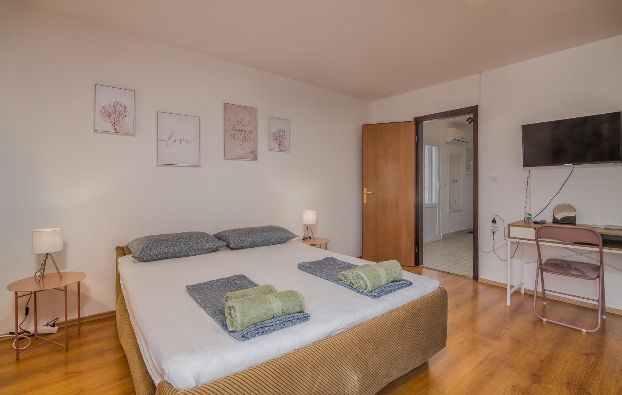 Apartments Bahar Krk Крк Экстерьер фото